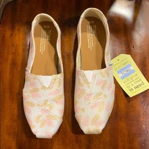TOMS “PALM LEAVES” WOMEN CLASSIC “SIZE 10” NWT